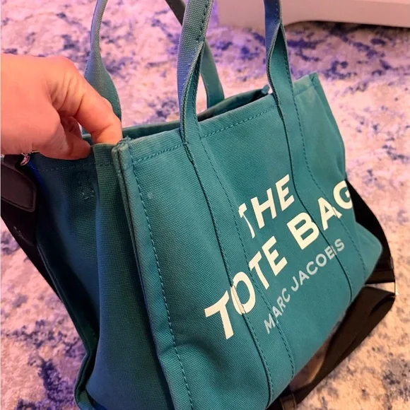 Marc Jacobs Harbor Blue Medium Tote Bag GUC - Picture 7 of 13